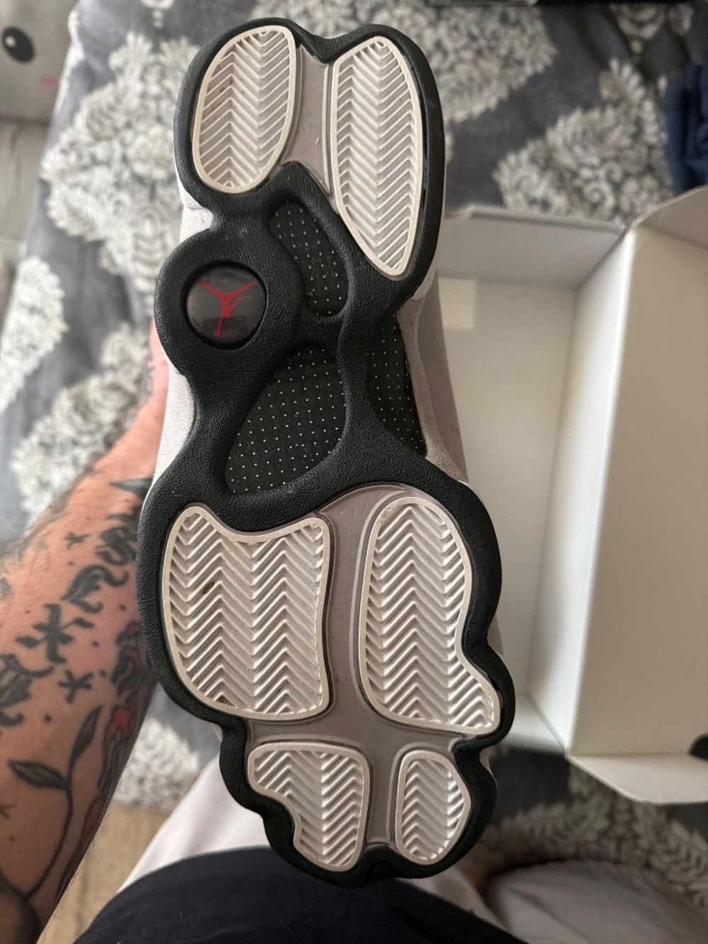 10.5 Jordan 13 Retro - Picture 2 of 4